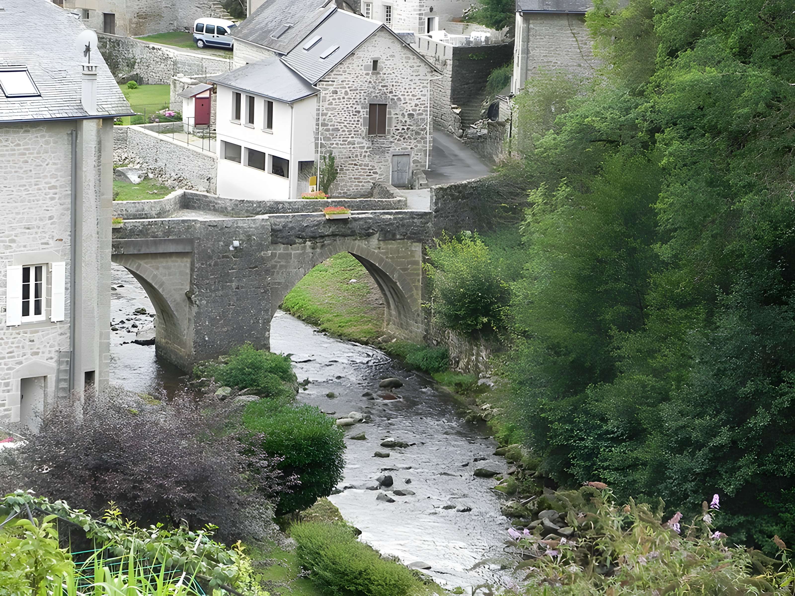 Pont sur la Vézère de Treignac