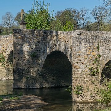 Pont sur lAveyron de Montrozier