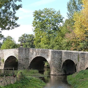 Pont sur lAveyron de Montrozier