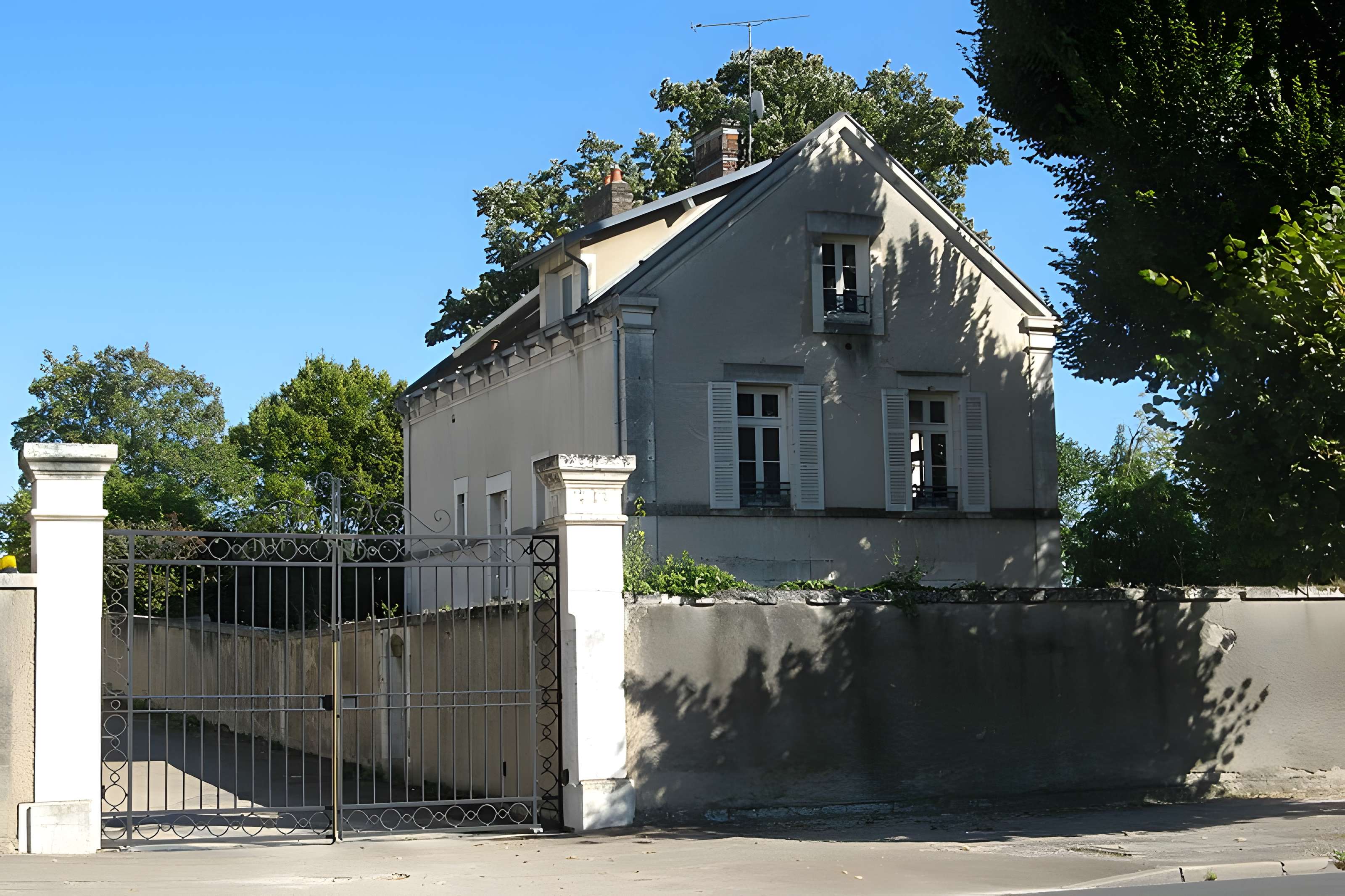 Ancien asile des aliénés, aujourd'hui Centre Hospitalier Spécialisé de l'Yonne