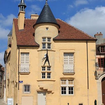 Maison à tourelle