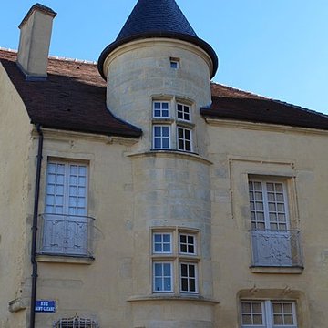 Maison à tourelle