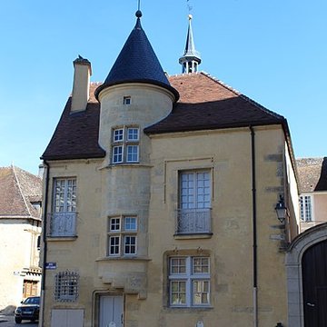 Maison à tourelle