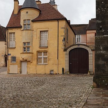 Maison à tourelle