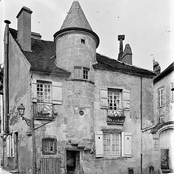 Maison à tourelle