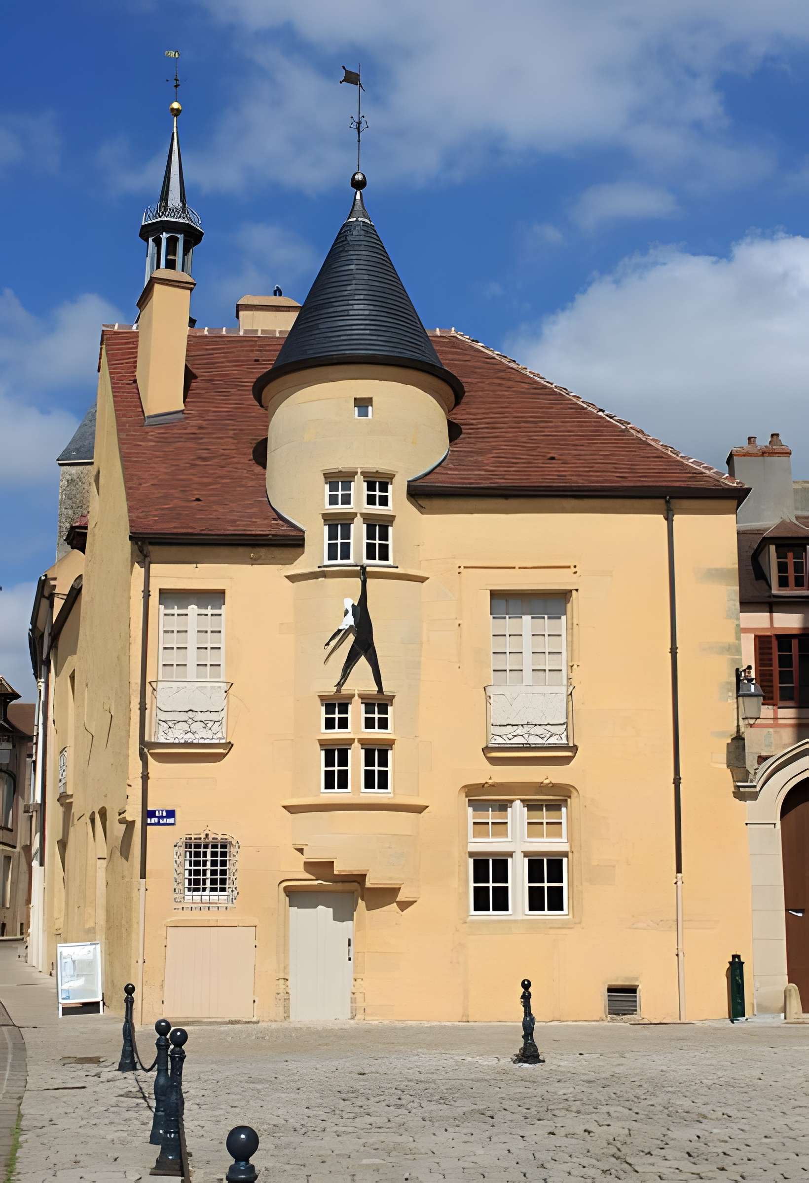 Maison à tourelle