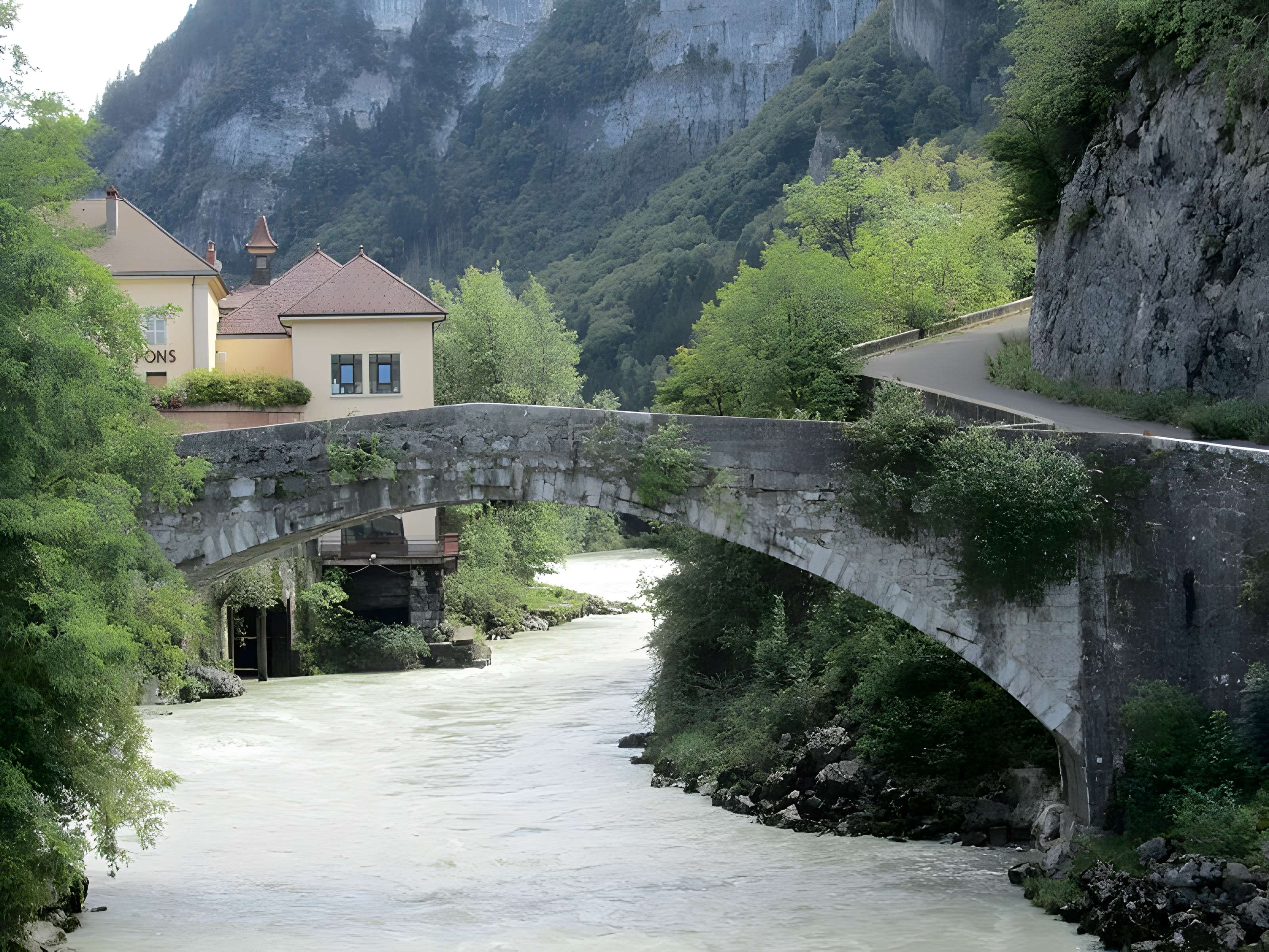 Pont Vieux de Cluses