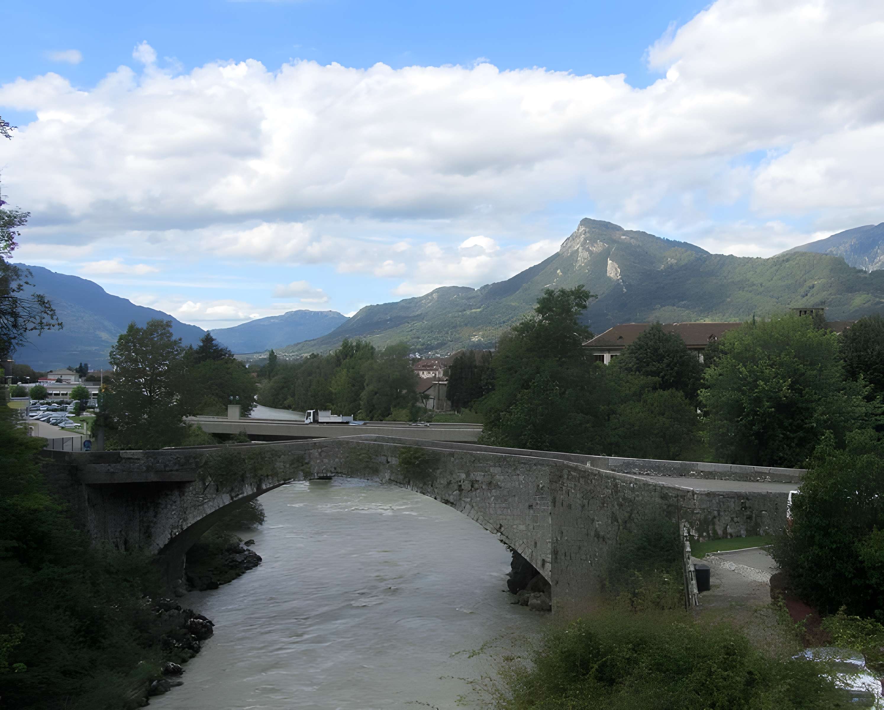 Pont Vieux de Cluses