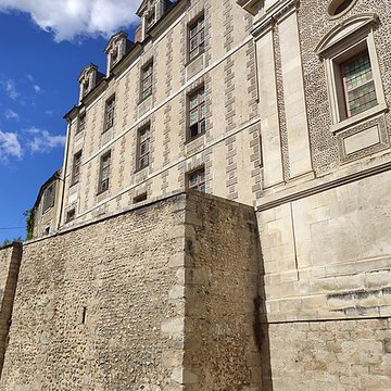 Ancien château des Comtes de Gondi