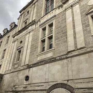 Ancien château des Comtes de Gondi