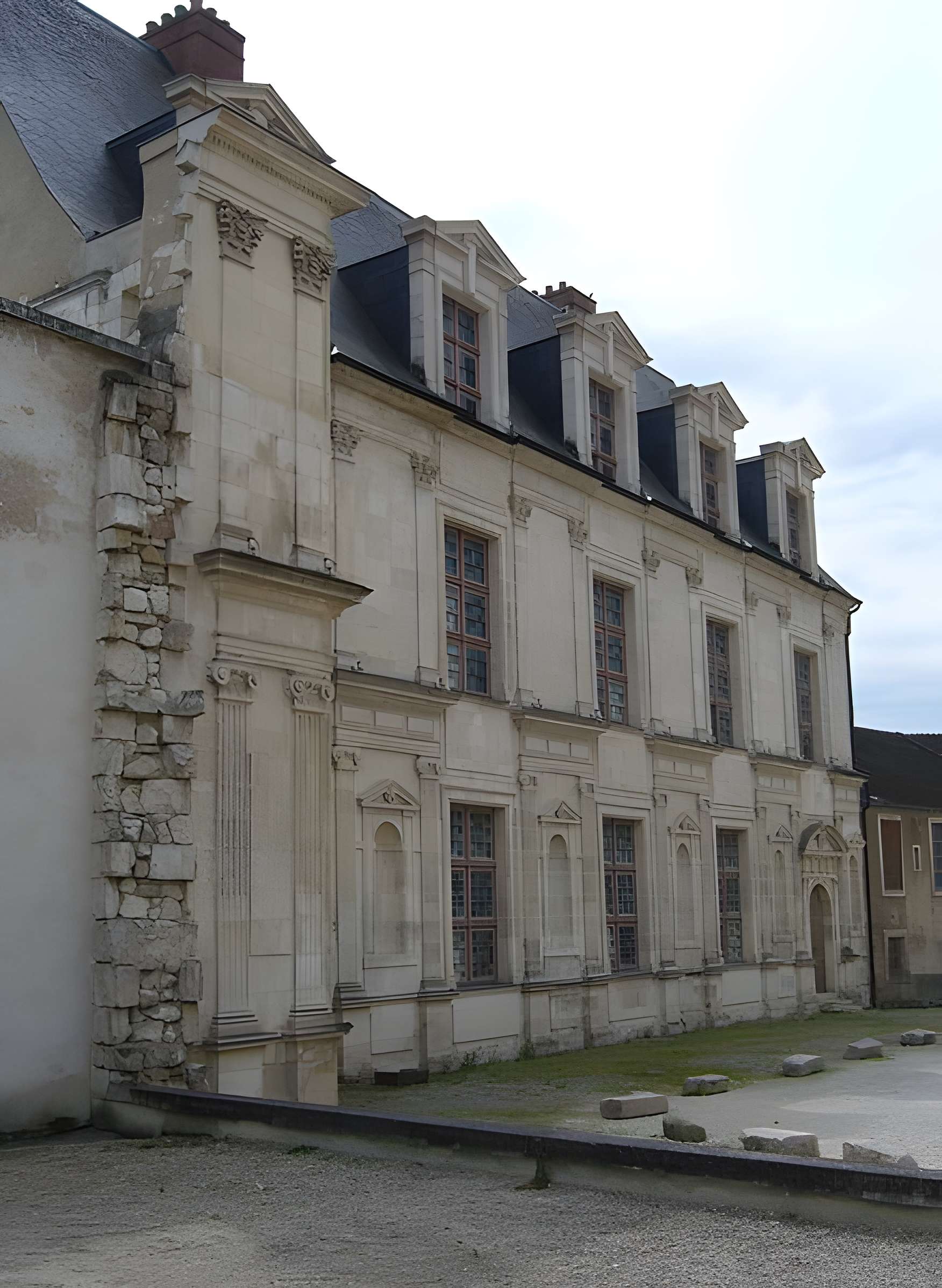 Ancien château des Comtes de Gondi