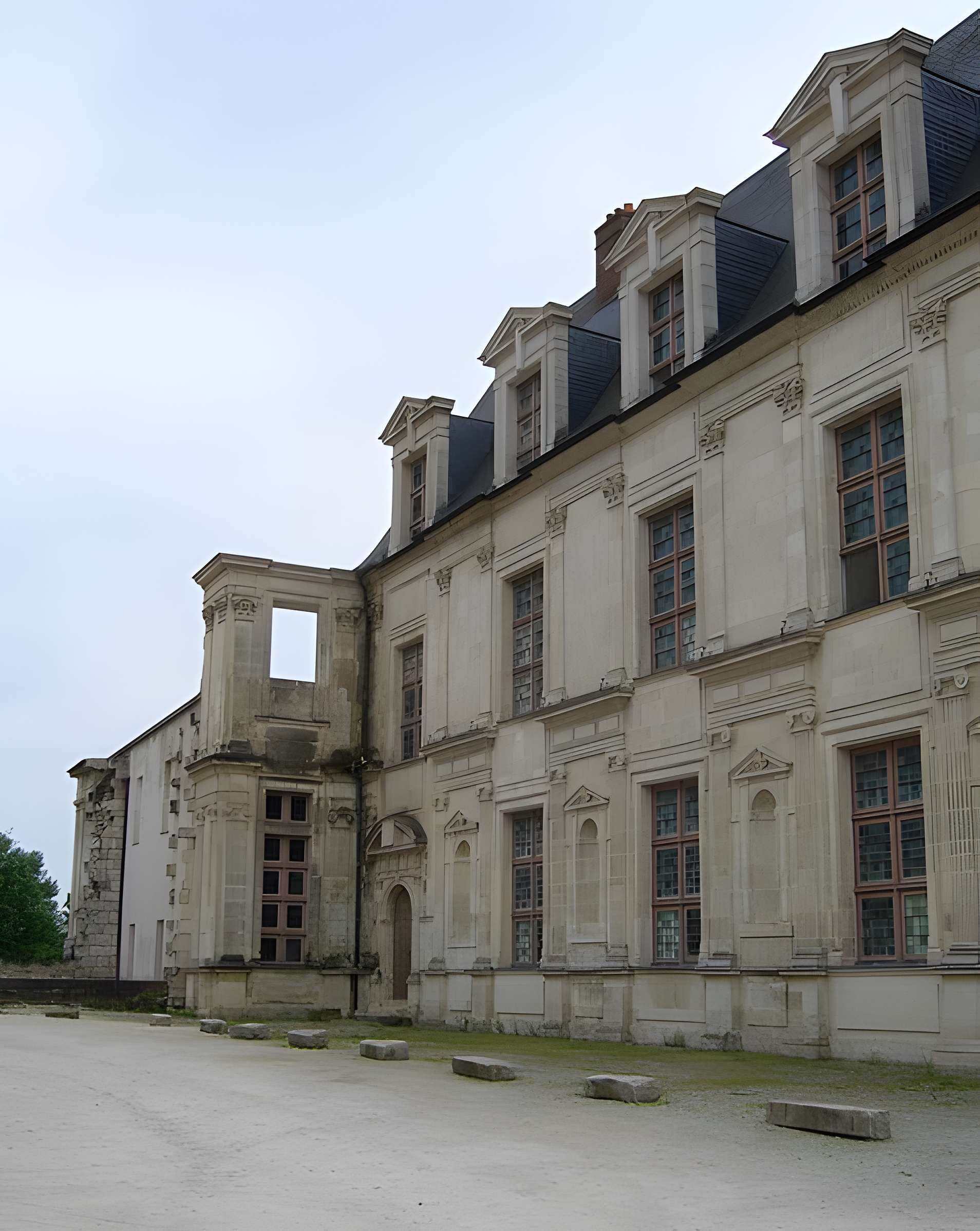 Ancien château des Comtes de Gondi