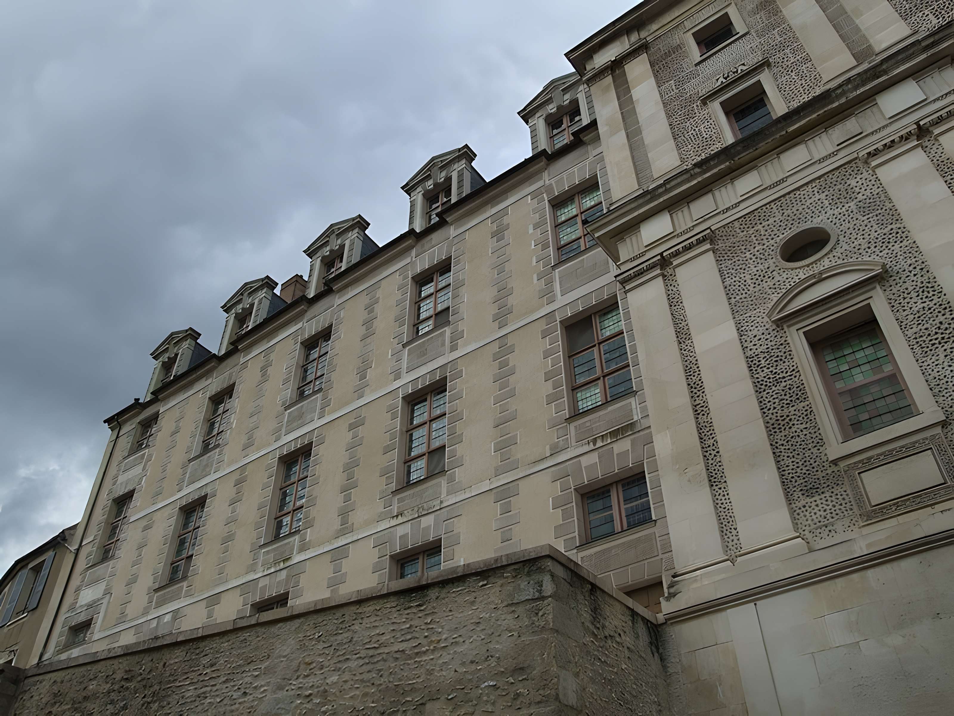 Ancien château des Comtes de Gondi