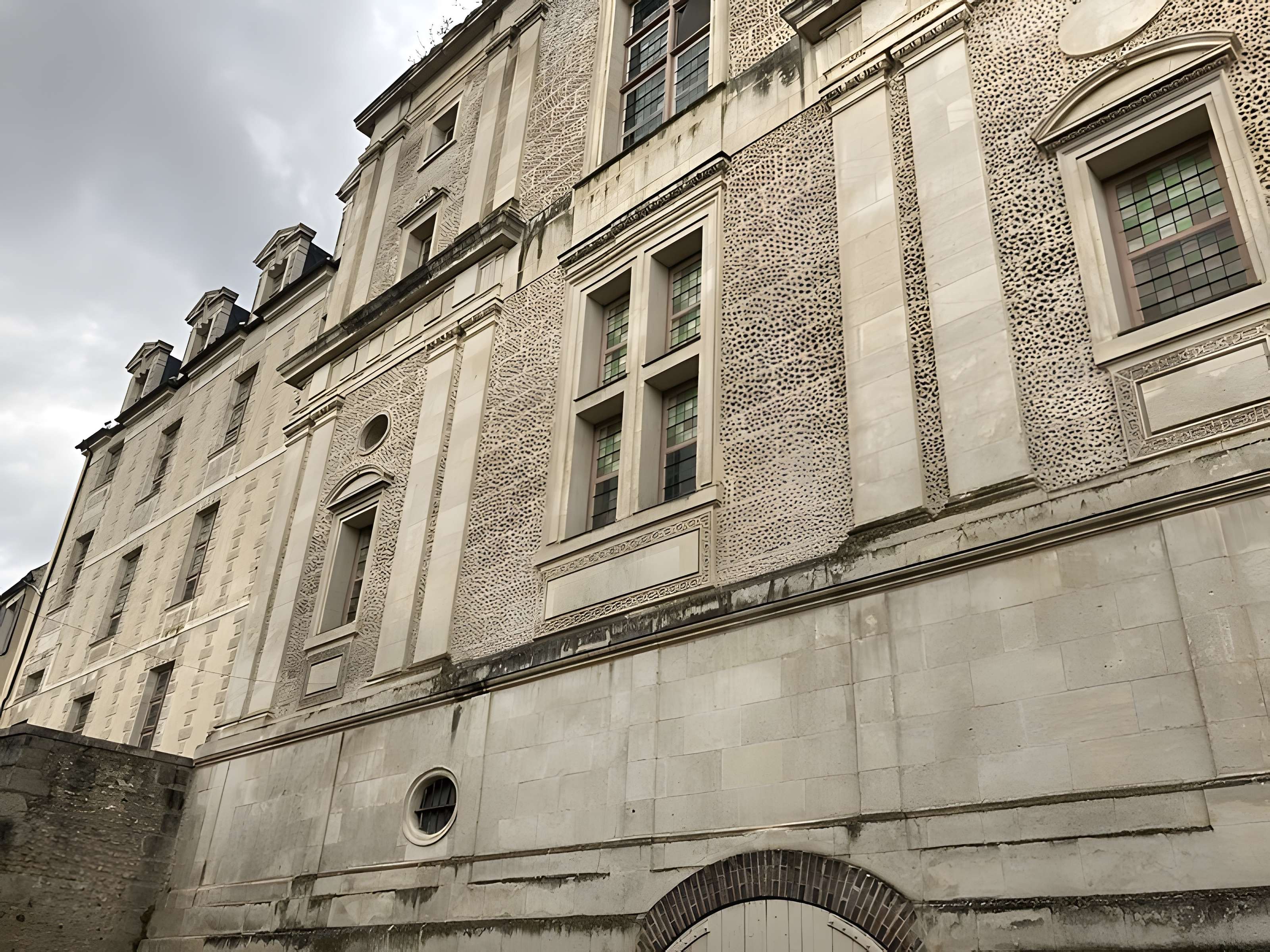 Ancien château des Comtes de Gondi