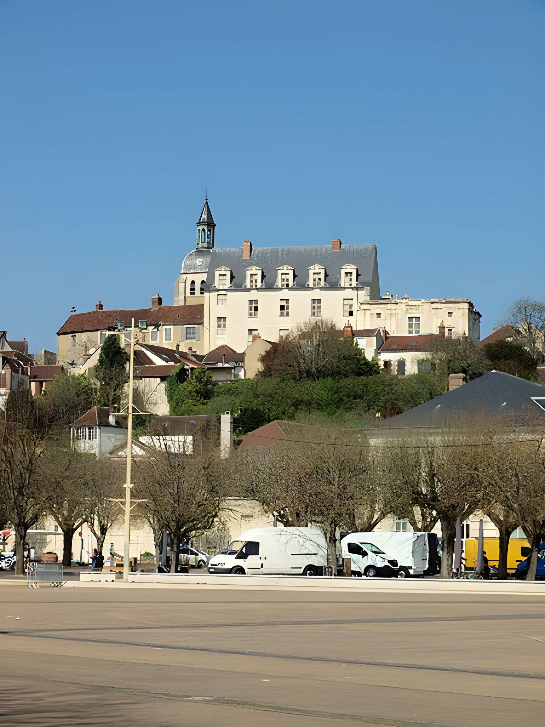 Ancien château des Comtes de Gondi