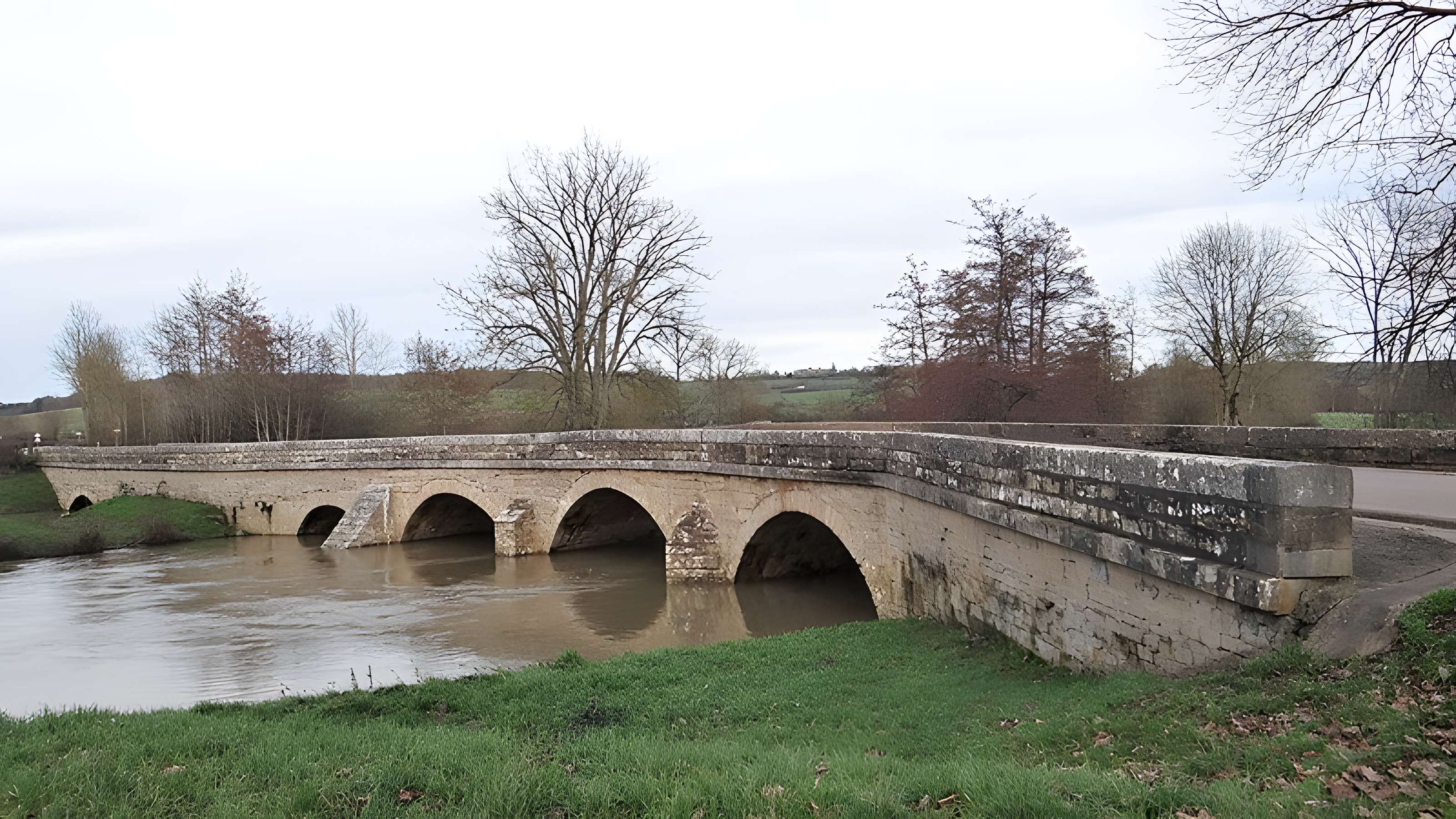 Pont sur le Serein