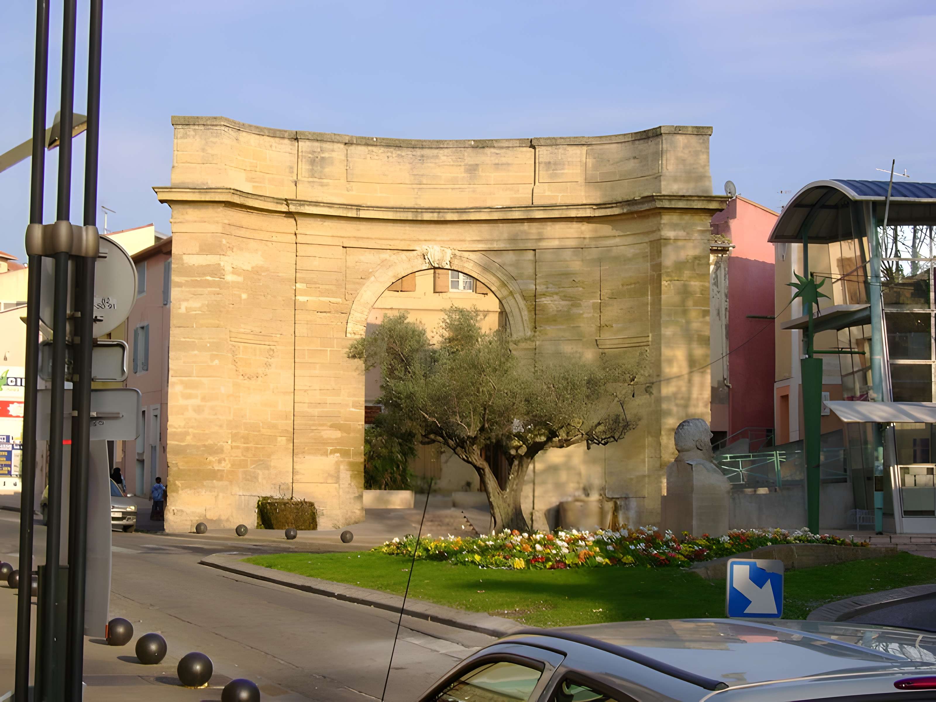 Porte d'Arles à Istres 
