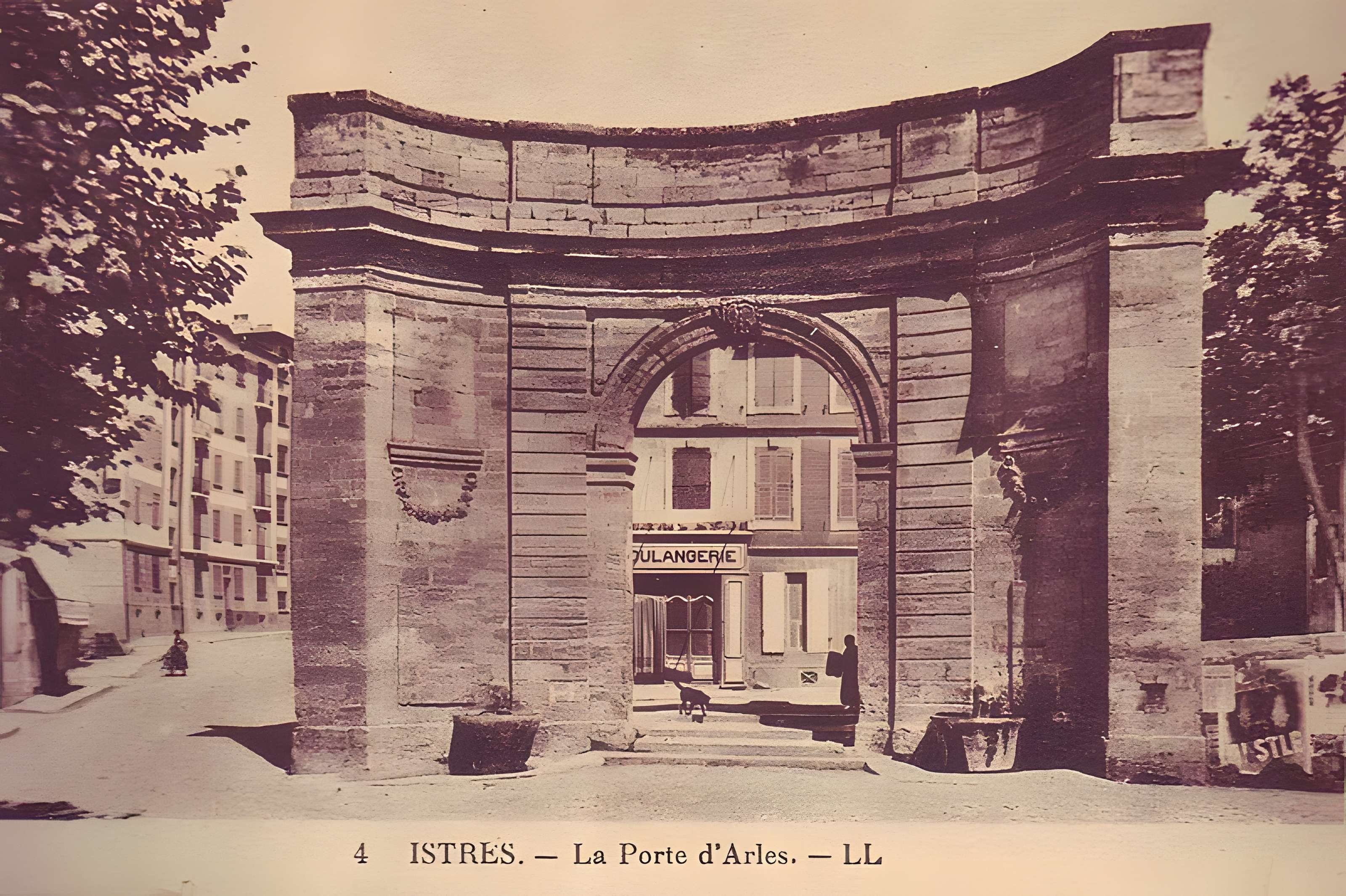 Porte d'Arles à Istres
