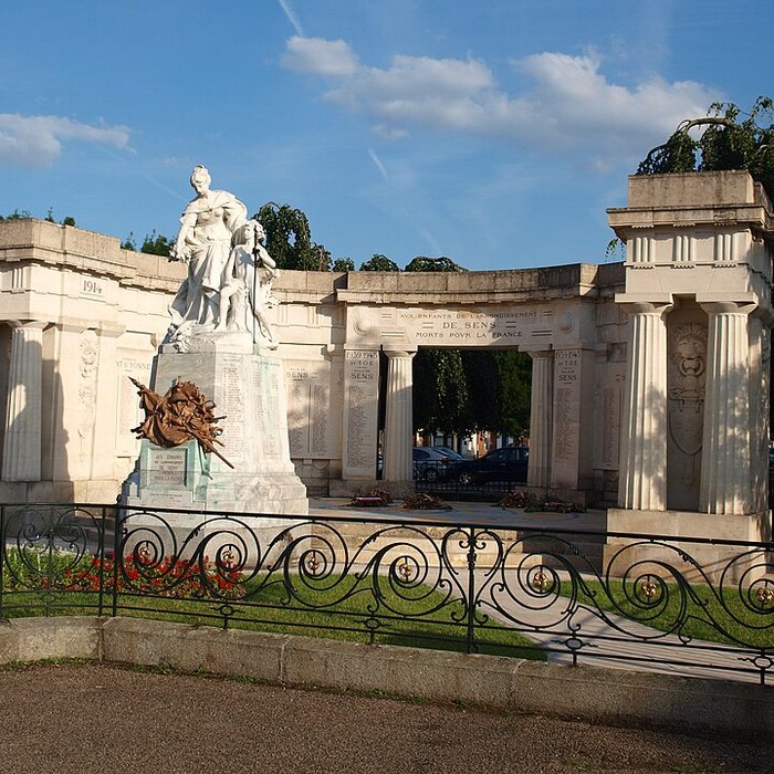 Photo de Monument aux morts de larrondissement de Sens