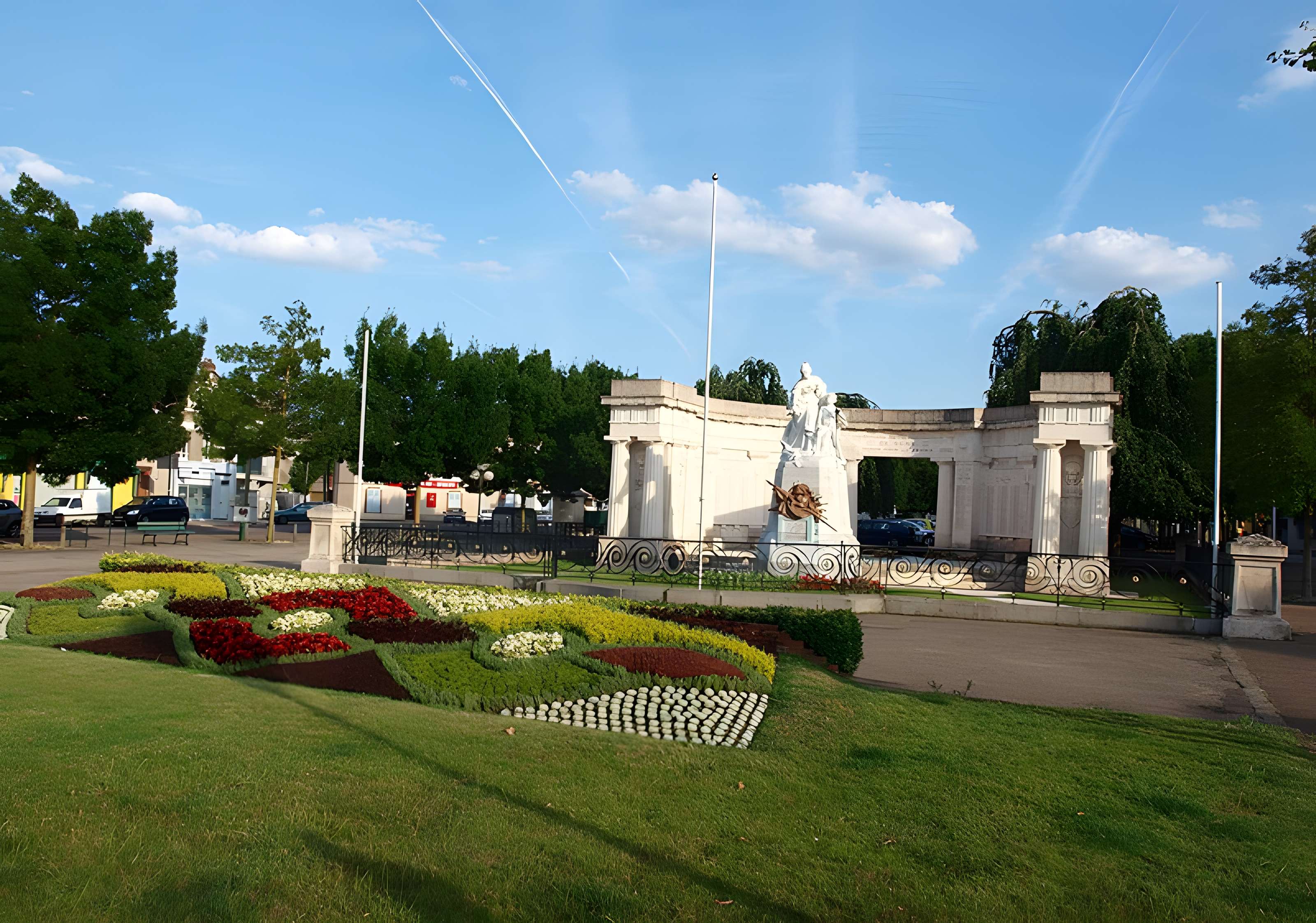 Monument aux morts de l'arrondissement de Sens