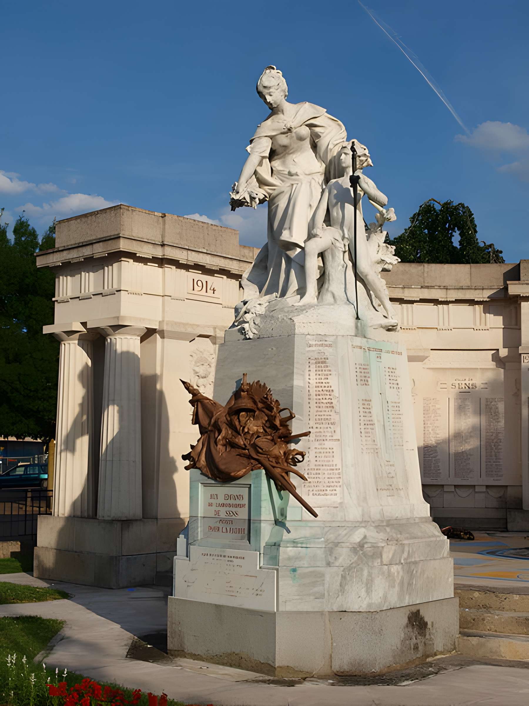 Monument aux morts de l'arrondissement de Sens