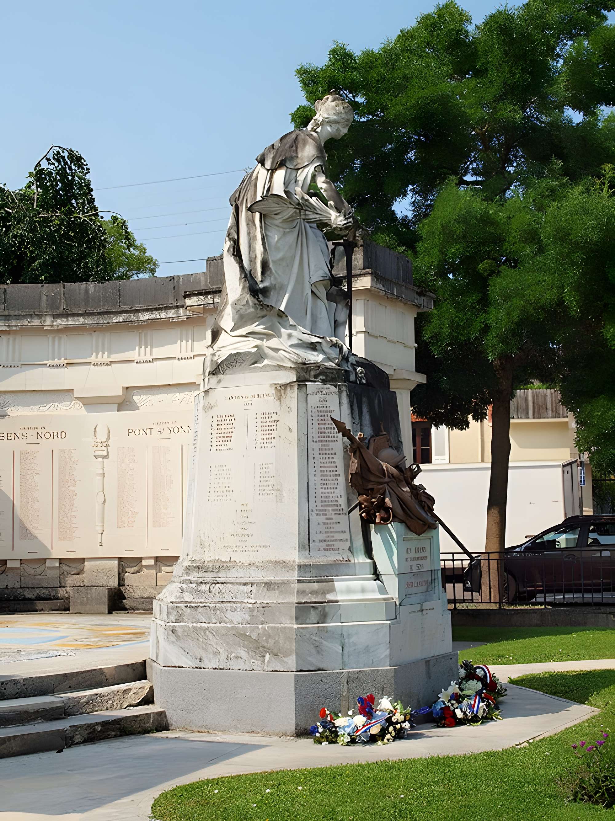 Monument aux morts de l'arrondissement de Sens
