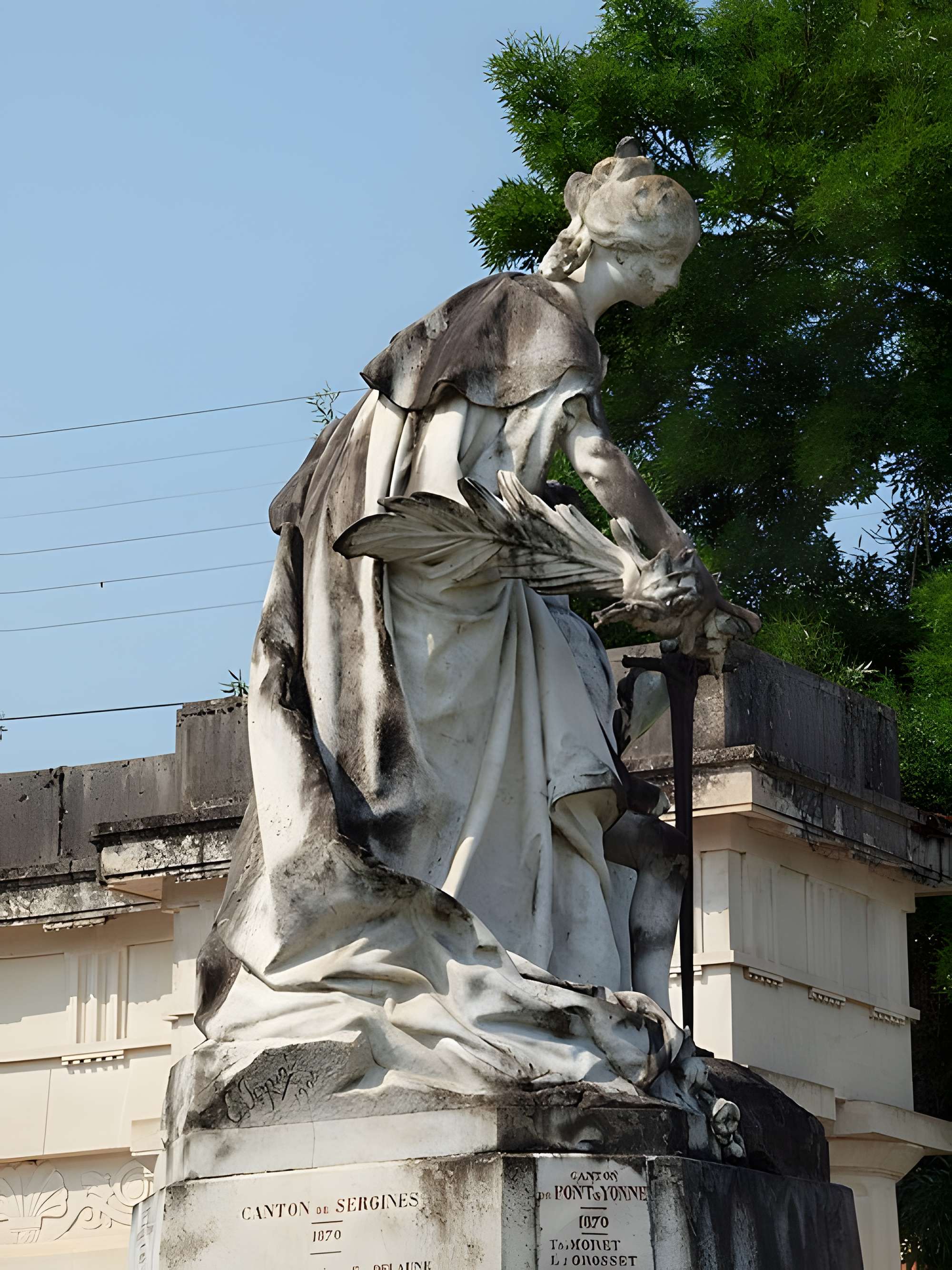 Monument aux morts de l'arrondissement de Sens