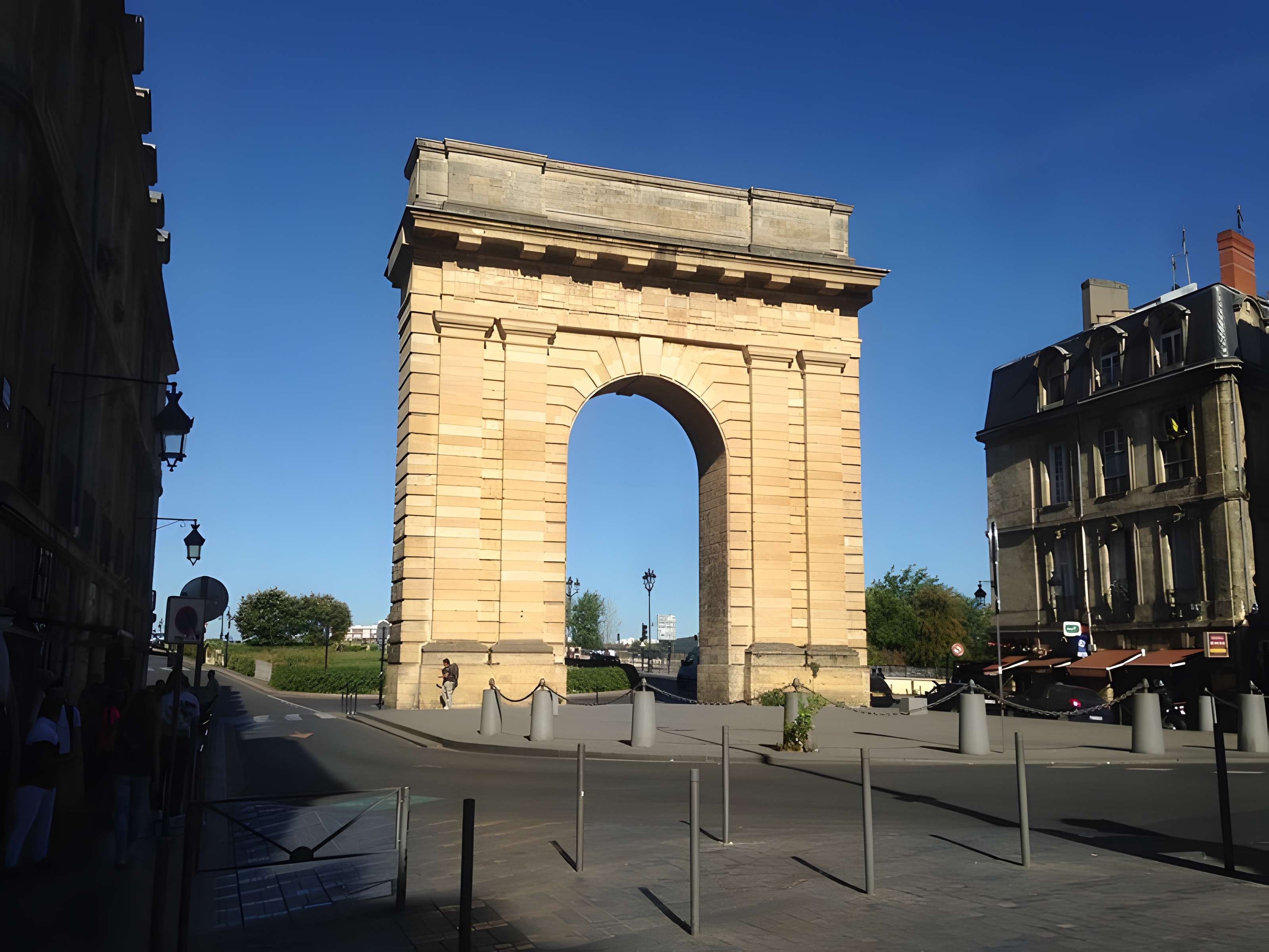 Porte de Bourgogne à Bordeaux