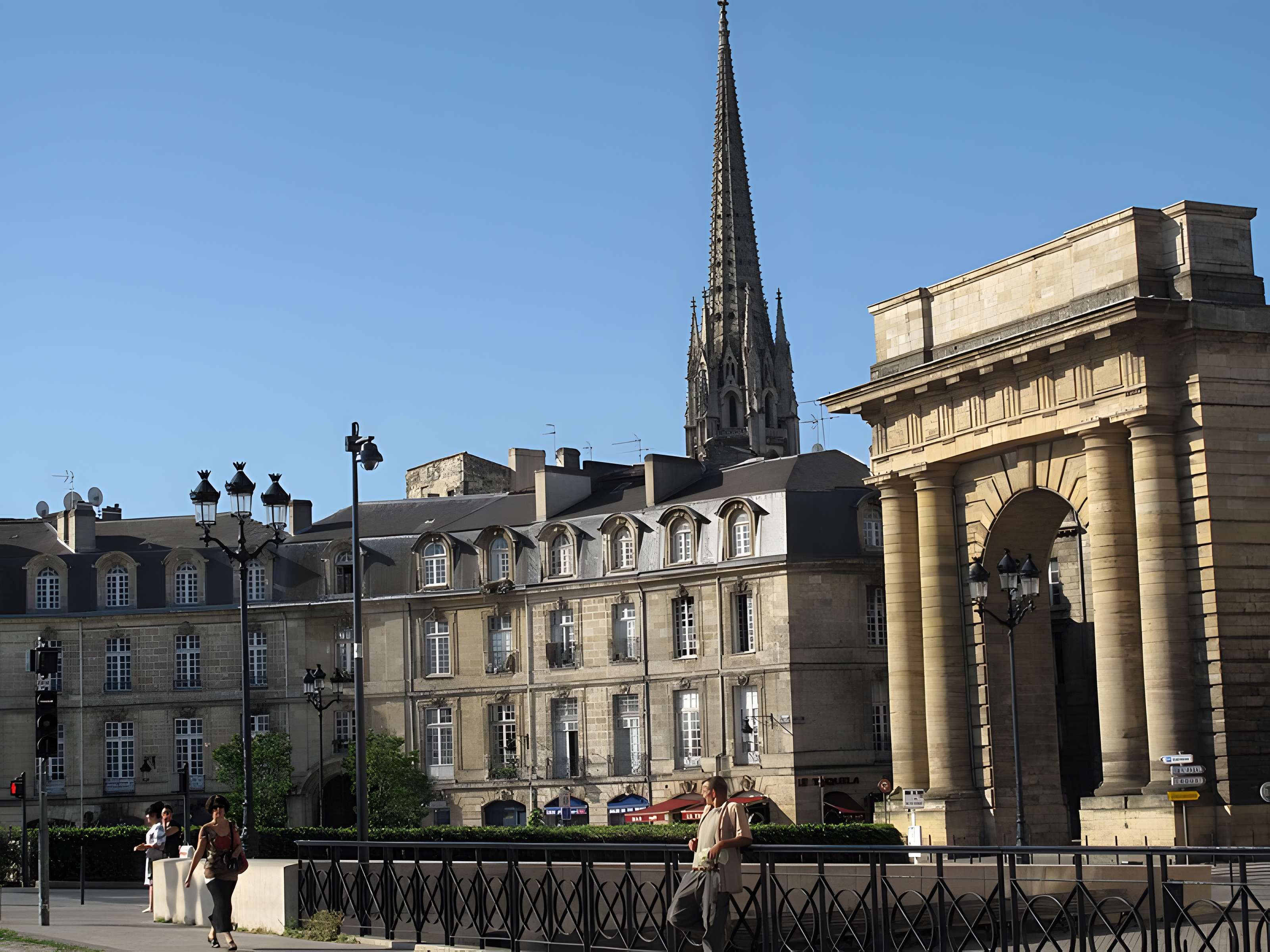 Porte de Bourgogne à Bordeaux