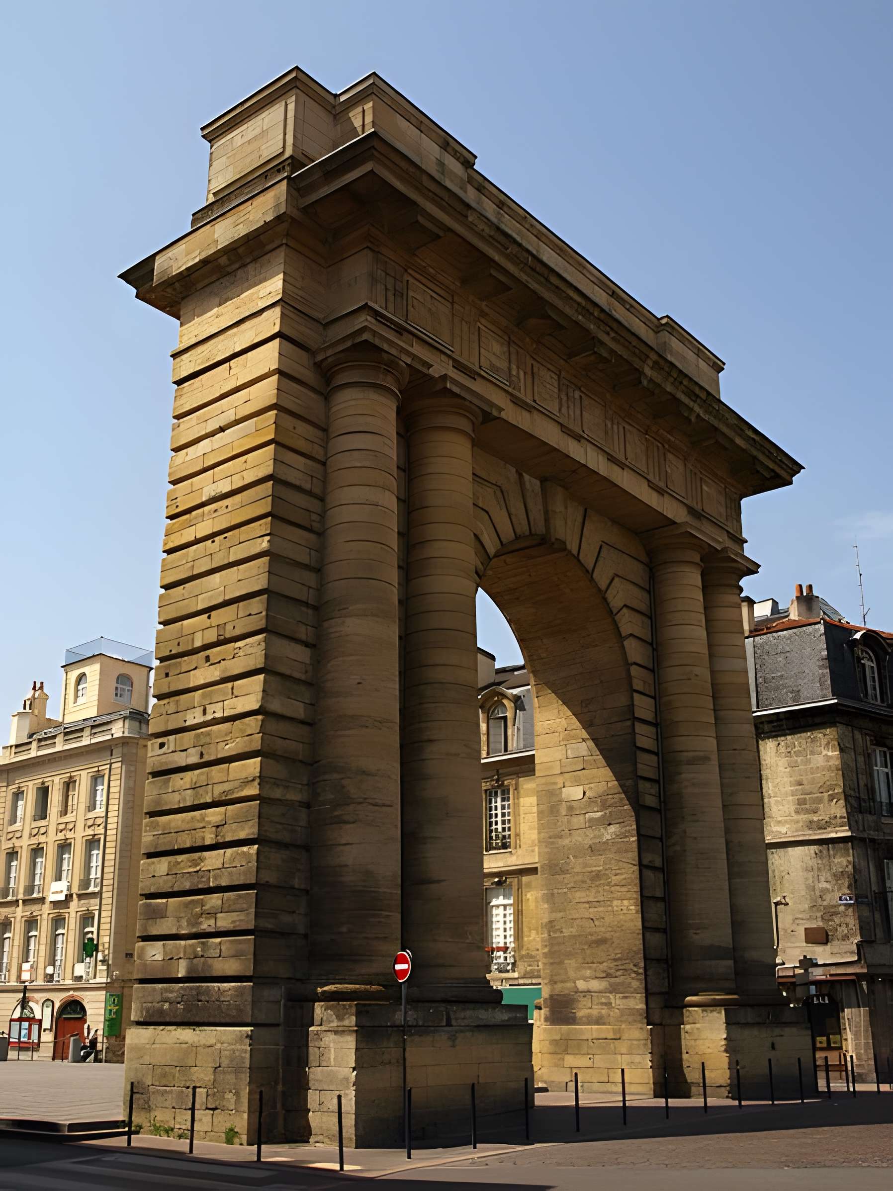 Porte de Bourgogne à Bordeaux