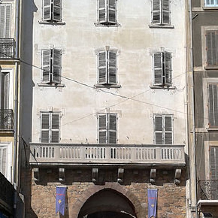Photo de Porte de Fenouillet à Hyères