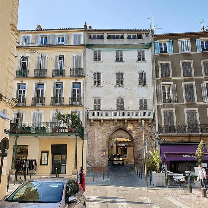 Photo de Porte de Fenouillet à Hyères