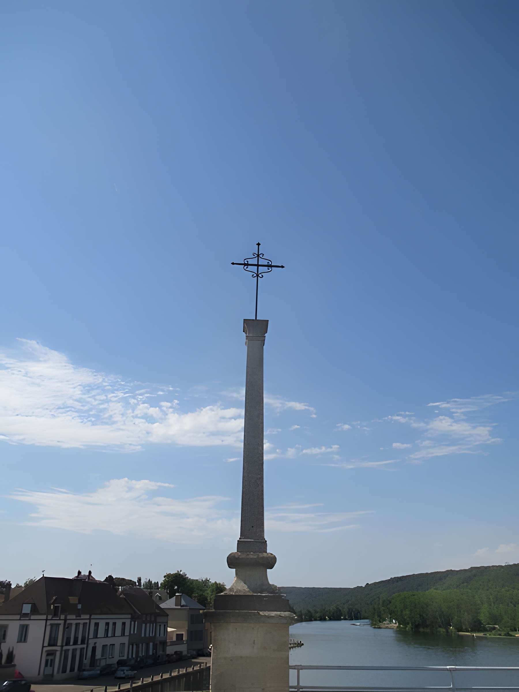 Croix de pierre