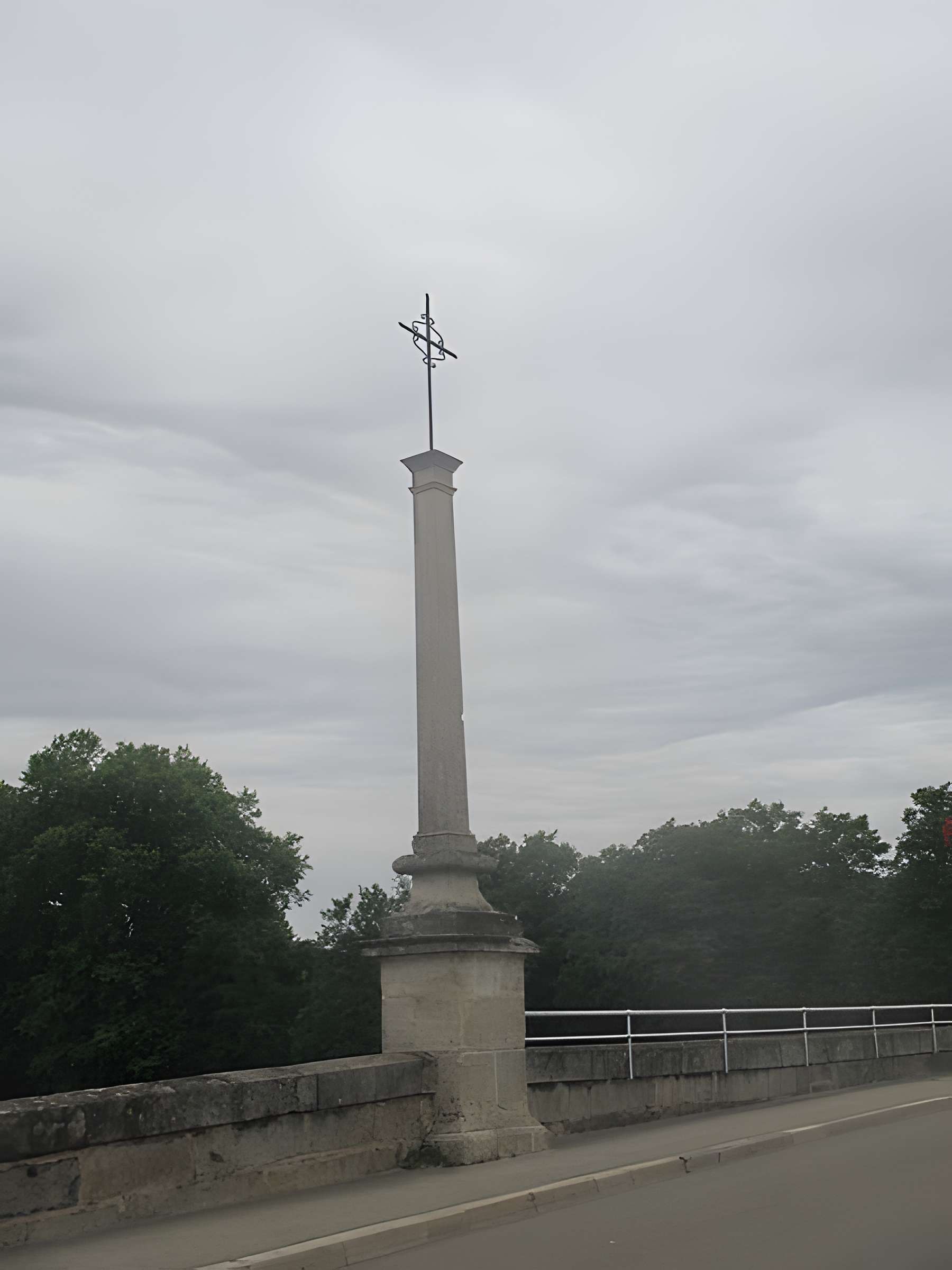 Croix de pierre