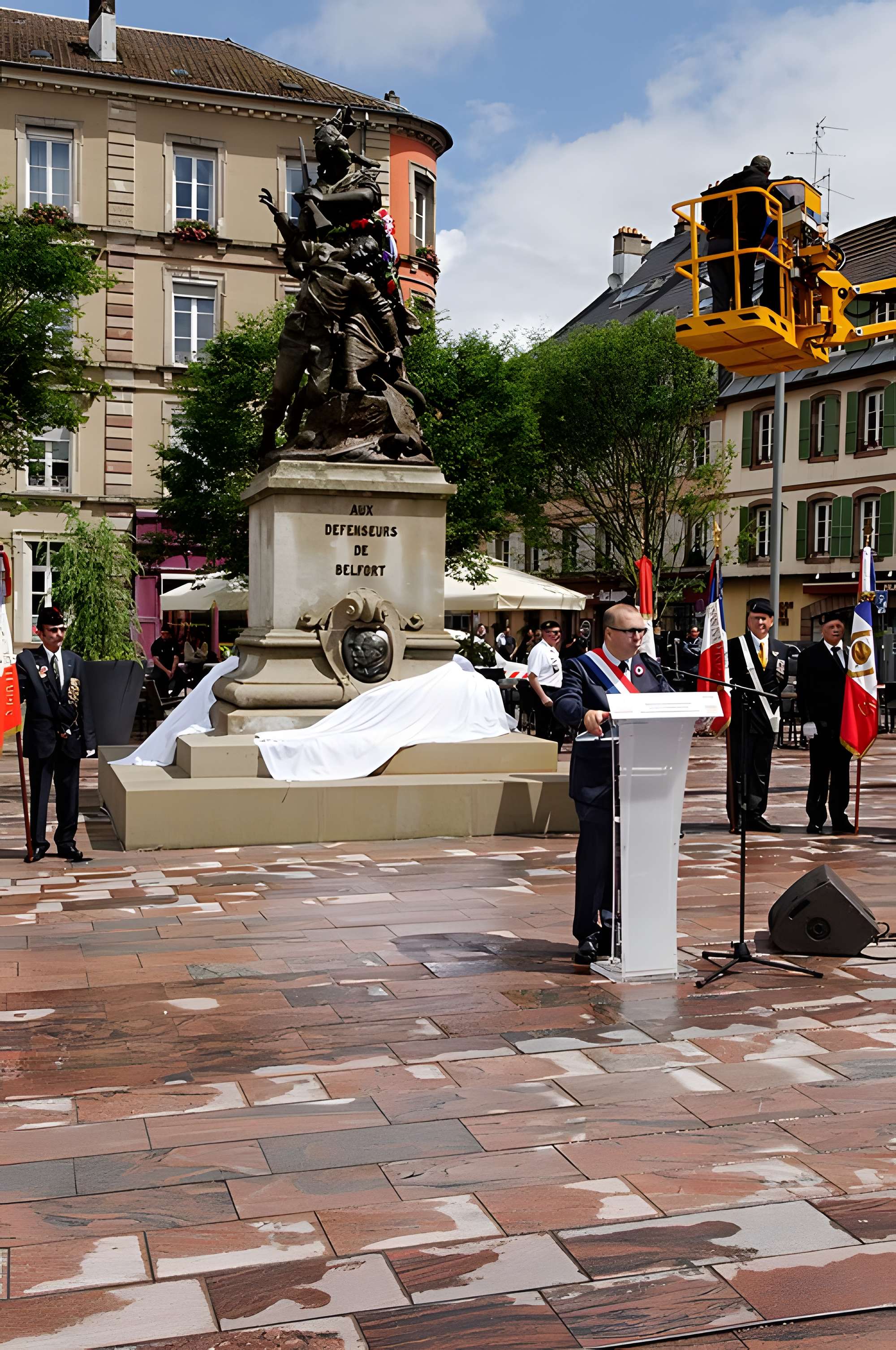 Monument Quand Même