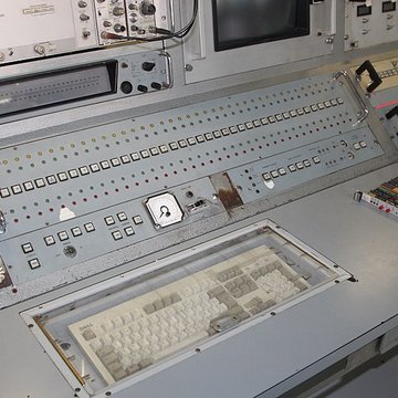 Anneau de collisions dOrsay, sis au Centre Universitaire dOrsay