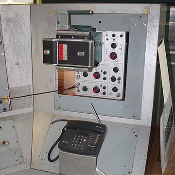 Anneau de collisions dOrsay, sis au Centre Universitaire dOrsay