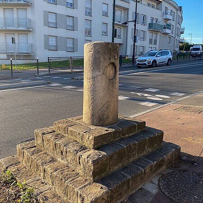 Photo de Borne à fleur de lys n 21