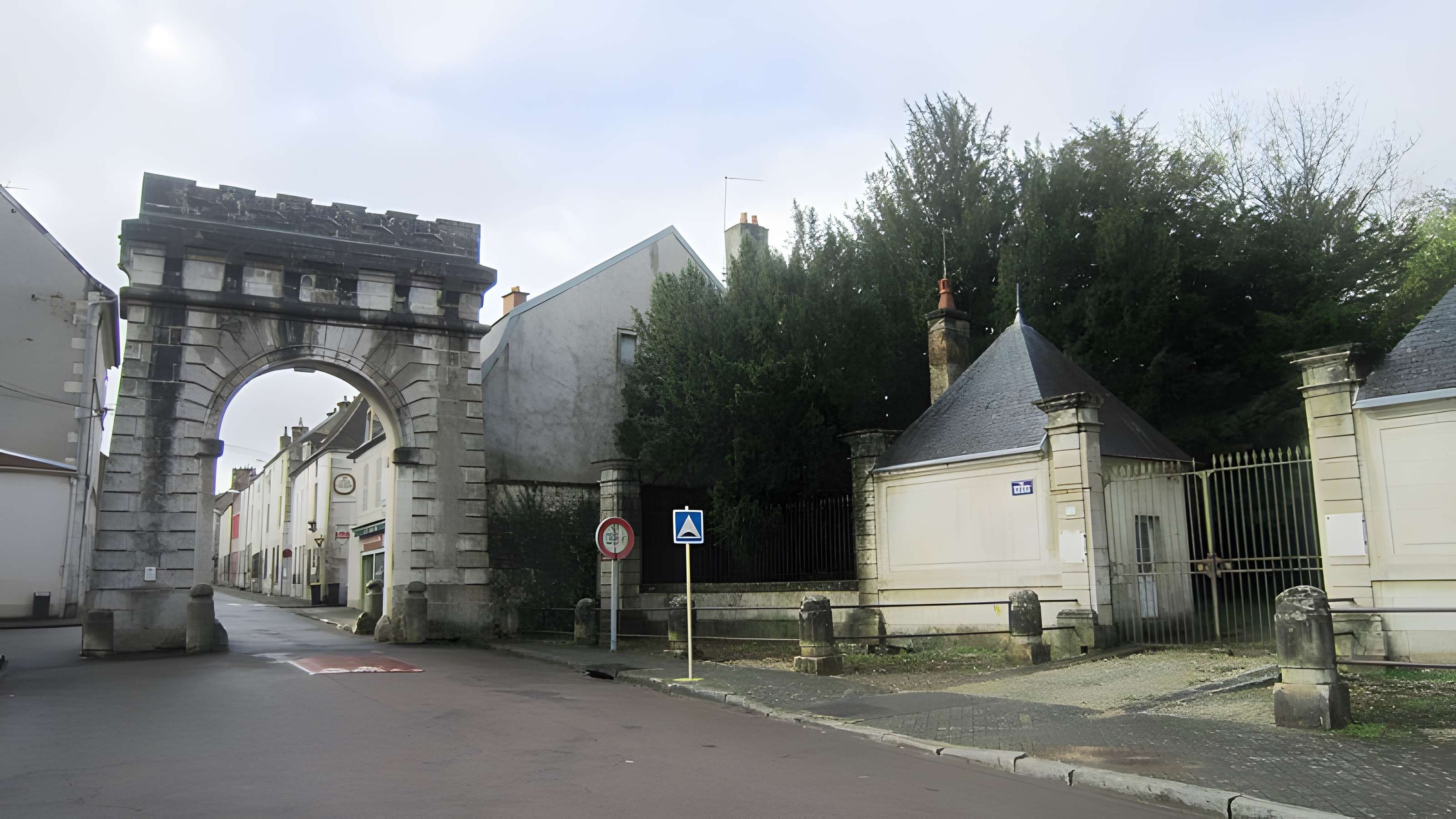 Porte de Paris à Châtillon-sur-Seine