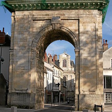 Porte de Paris à Nevers