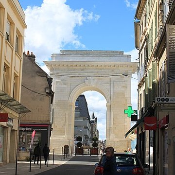 Porte de Paris à Nevers