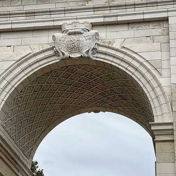 Porte de Paris à Nevers