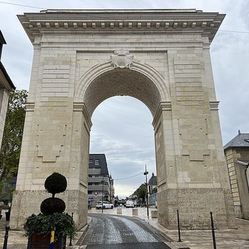 Porte de Paris à Nevers