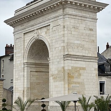Porte de Paris à Nevers