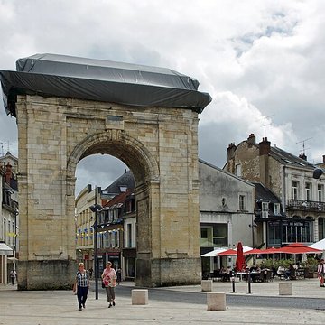 Porte de Paris à Nevers