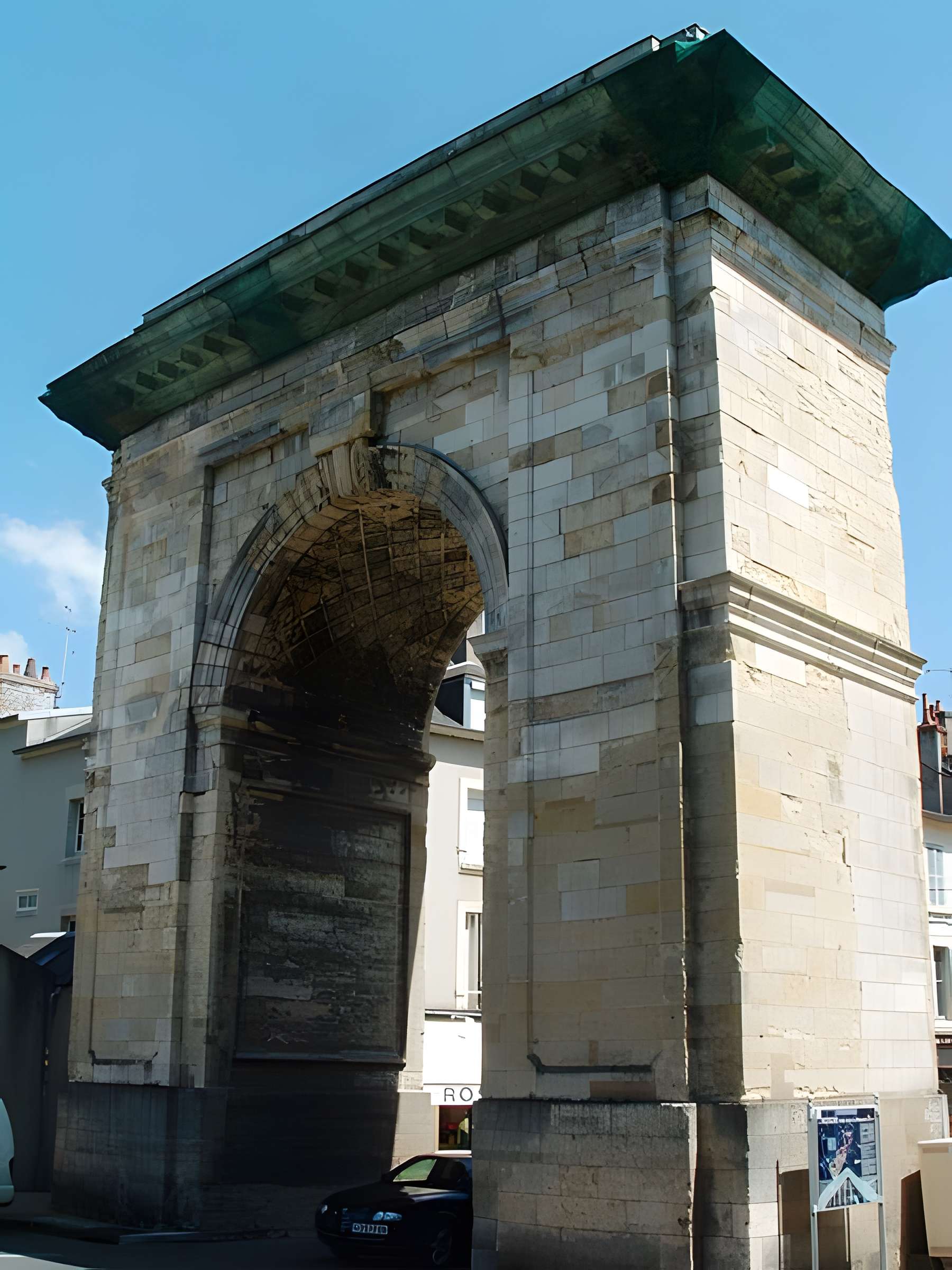 Porte de Paris à Nevers