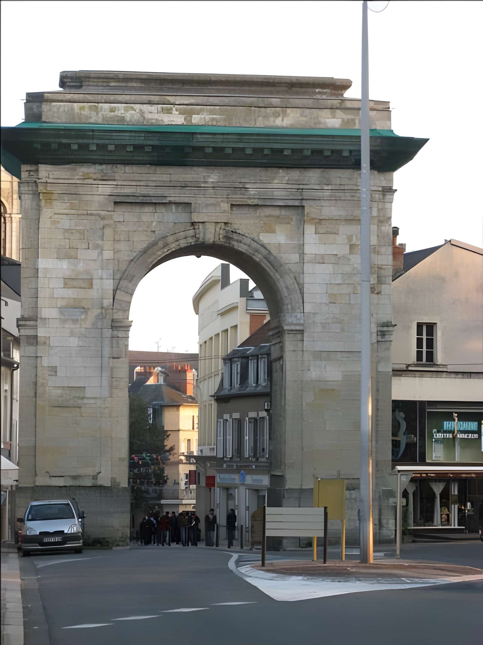 Porte de Paris à Nevers