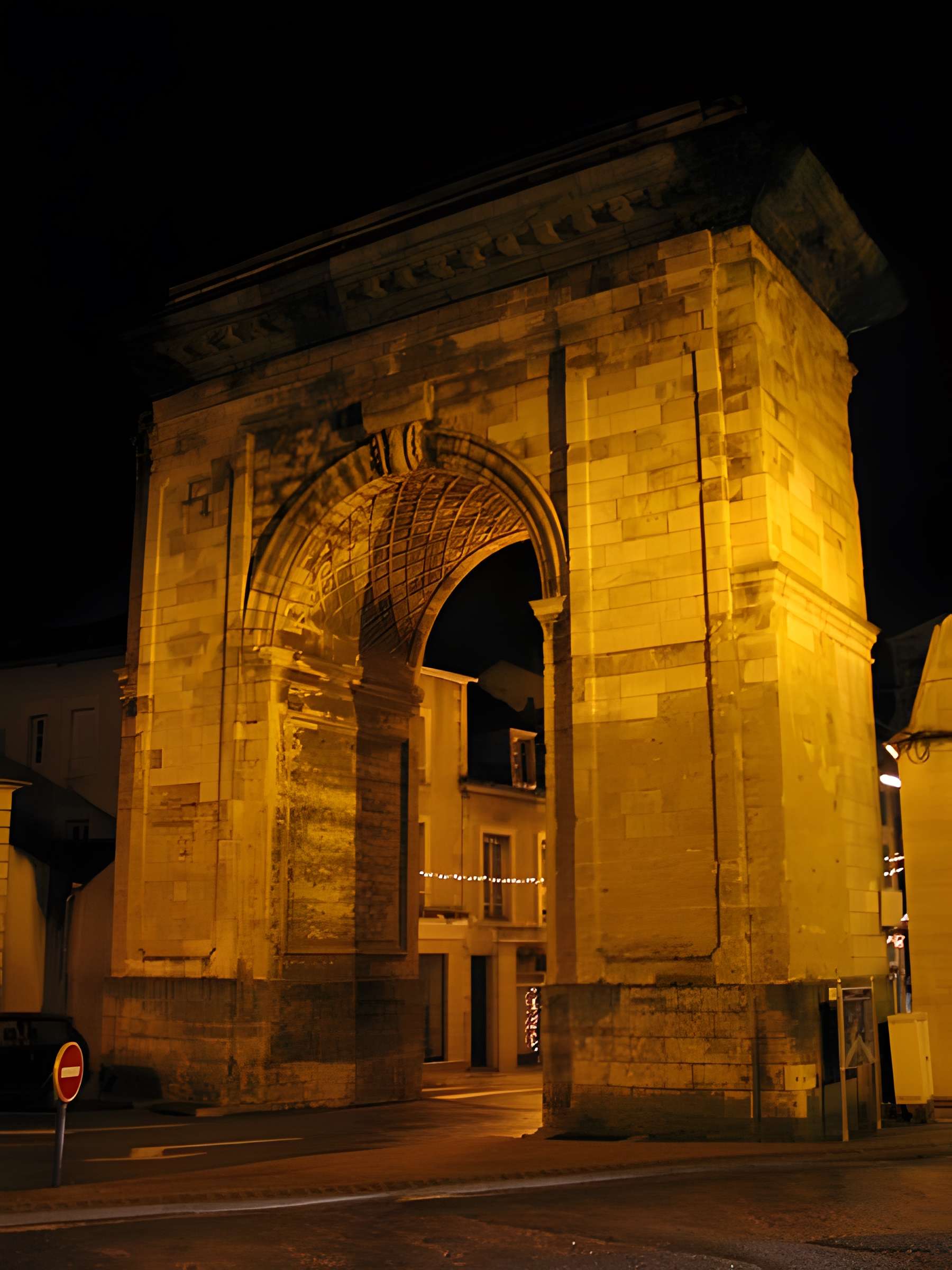 Porte de Paris à Nevers