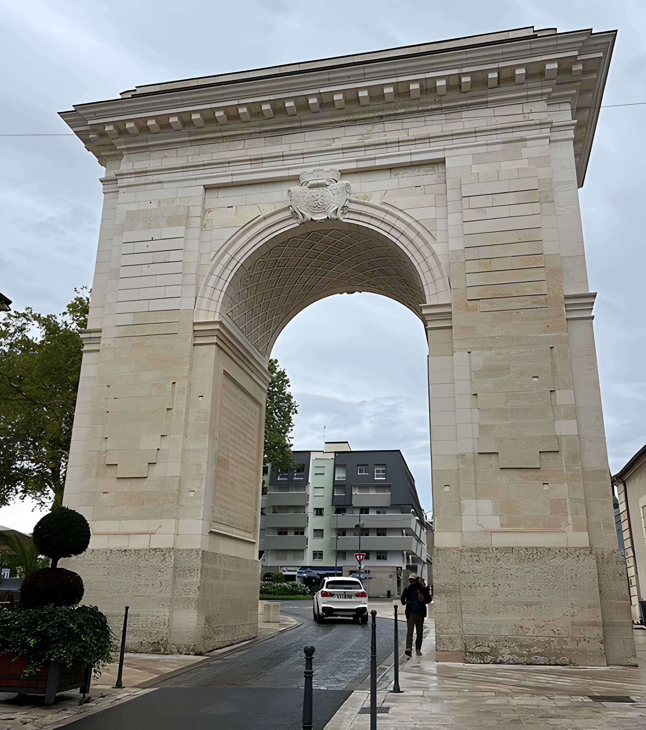 Porte de Paris à Nevers