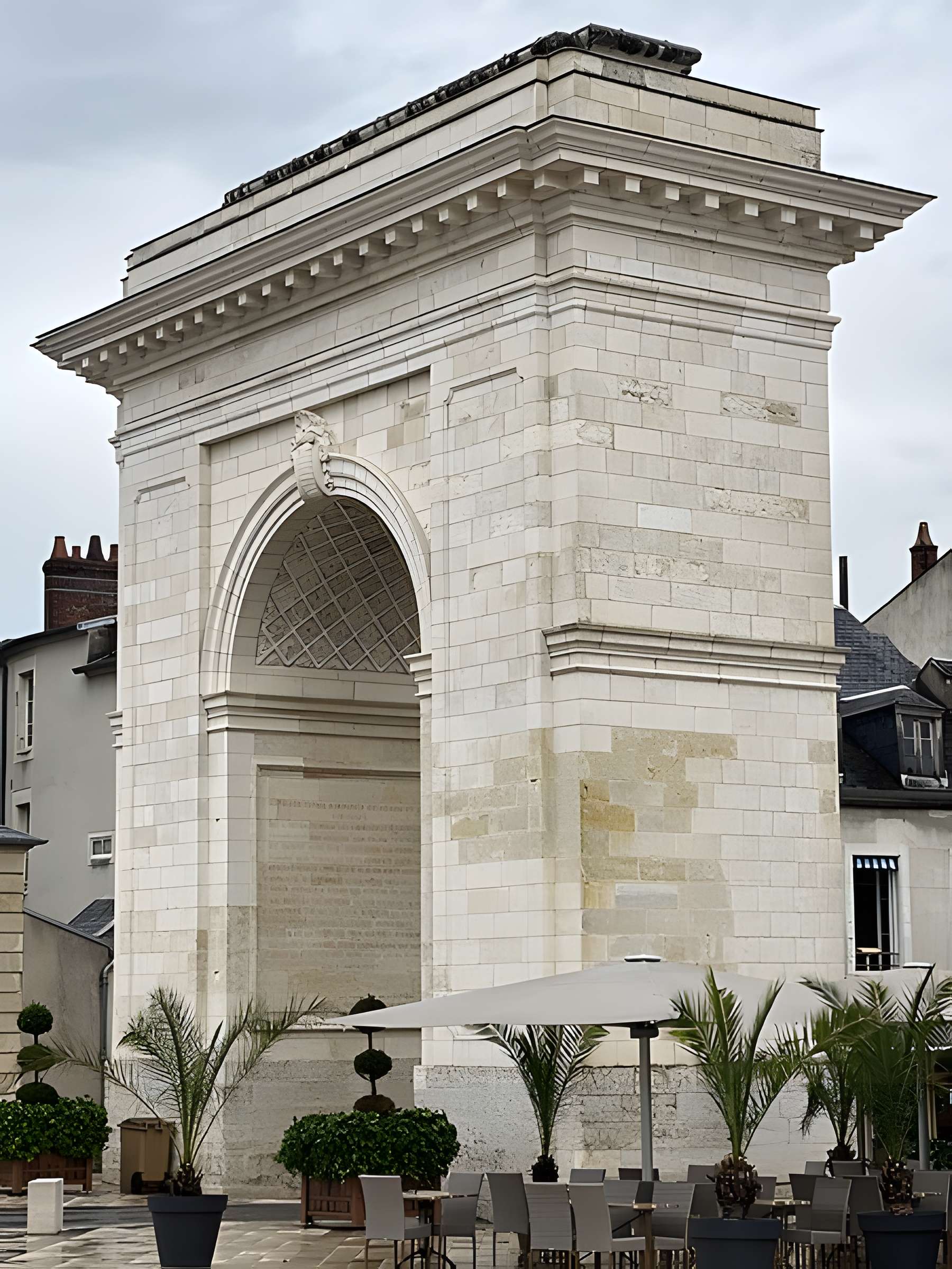 Porte de Paris à Nevers